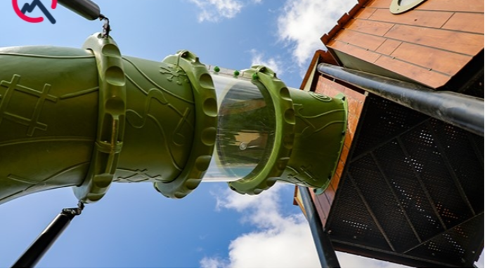 Bakıda uşaqlar üçün olan attraksionda ağırçəkili qadın ilişib qaldı - VİDEO 