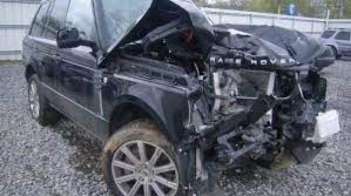 Bakıda "Range Rover" "Opel"lə toqquşub, ölən var 
