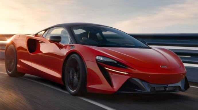 "McLaren" yeni superhibrid avtomobilini təqdim edib