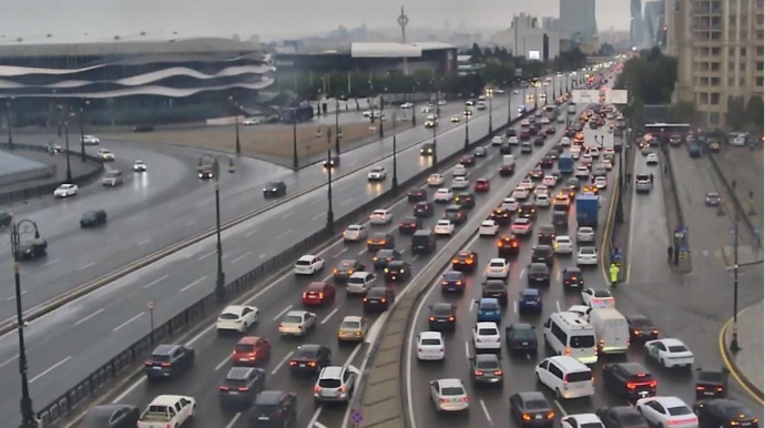 Bu yollarda tıxac var - SİYAHI 