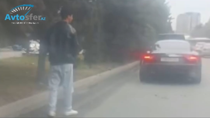 Bakıda "Maserati"  sürücüsünün bu əməlini çəkib paylaşdılar  - VİDEO