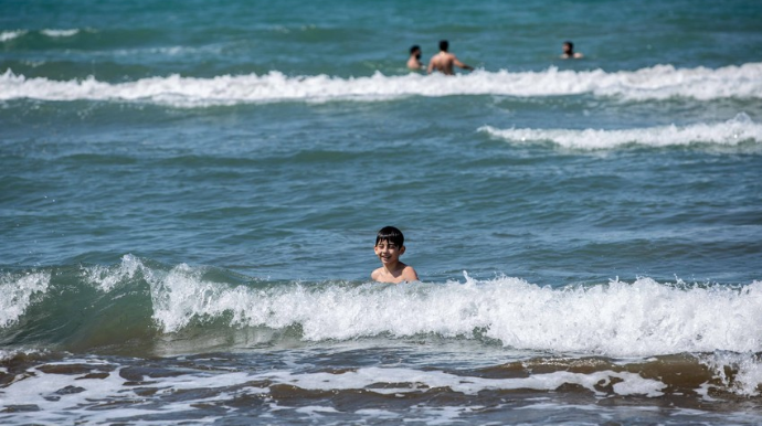 Pandemiya dövründə çimərliklərdən istifadə edənlərin sayı açıqlandı