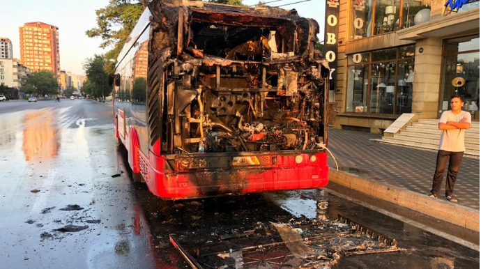 Son iki həftədə "BakuBus"ın ikinci avtobusu yandı