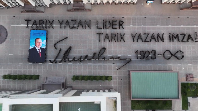 Heydər Əliyevin 102-ci ildönümünə həsr olunmuş fləşmob keçirildi - FOTO - VİDEO