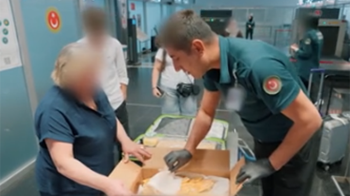 “Toyuqlar öz həyətimdəndir, əliboş gəlim?!” - Azərbaycanlı qadın gündəm oldu - VİDEO