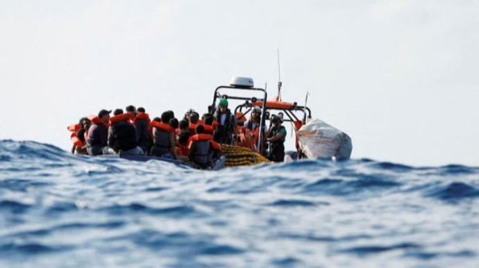 Gəmi batdı:  Ölənlər və itkin düşənlər var