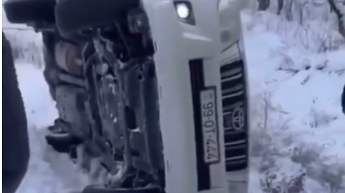 Qarlı ərazidə “Prado”nu aşırdılar - 99 OT 444 - VİDEO