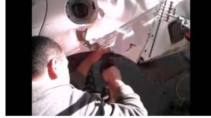 Maşın ustası öz əlini doğradı