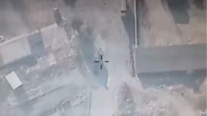 25 erməni əsgəri daşıyan hərbi maşın hərəkətdə olarkən məhv edilib  - VİDEO