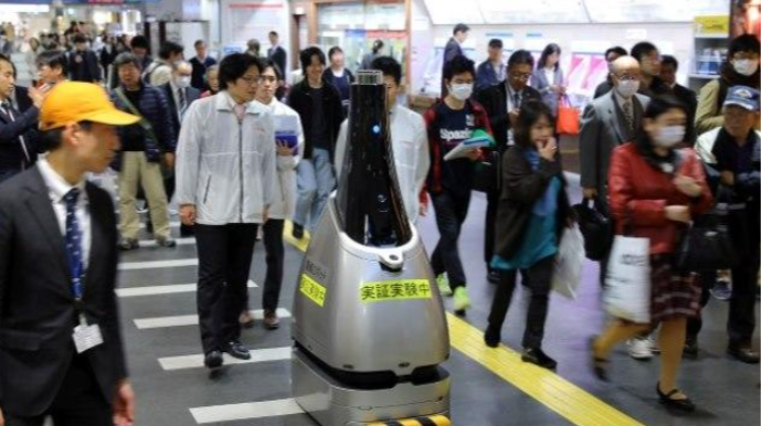 Yaponiya hava limanında süni intellektli polis robotları işə başlayıb 