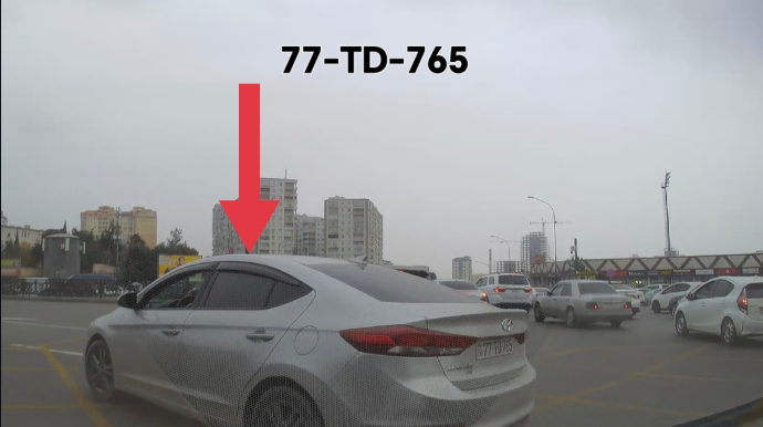 В Баку водитель внезапно свернул налево с правой полосы и создал аварийную ситуацию - ВИДЕО 