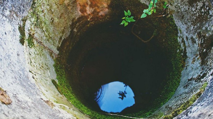 Ağstafada yaşlı qadın su quyusuna düşərək öldü 