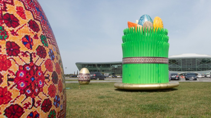 Bakı hava limanında Novruz sehri:  xalçalar, təyyarələr və milli dəyərlər  - FOTO