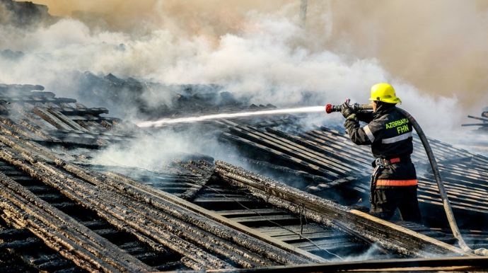 Qubada sahibkarın 900 yeşiyi yandı