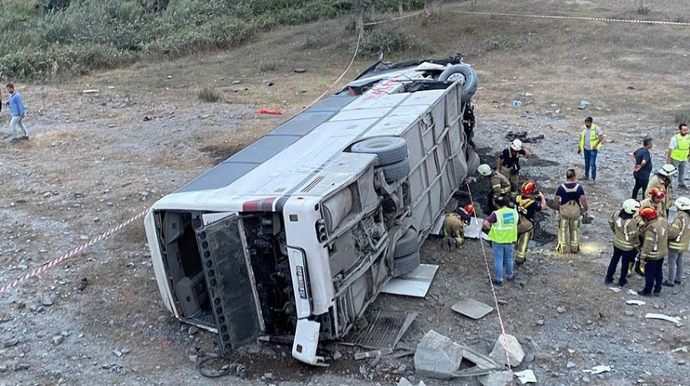 Avtobus aşdı - 8 nəfər öldü