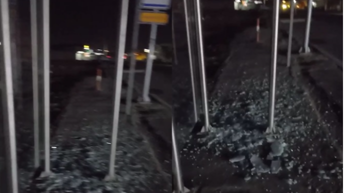 Bakıda avtobus dayanacağının şüşəsini sındırdılar - VİDEO 