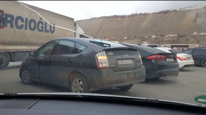 Bu hərəkətin adı azadlıq yox, tərbiyəsizlikdir - VİDEO