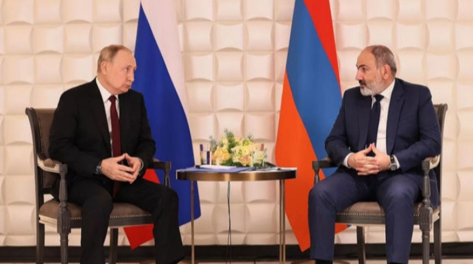 Putin və Paşinyan üçtərəfli razılaşmaların həyata keçirilməsini müzakirə edib