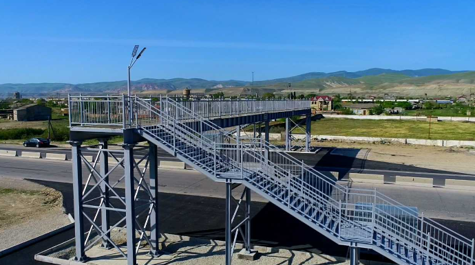 Yeni yerüstü piyada keçidinin inşası yekunlaşdı - FOTO - VİDEO 