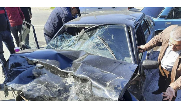 Kürdəmirdə avtomobillər toqquşub, 3 nəfər yaralanıb   - FOTO