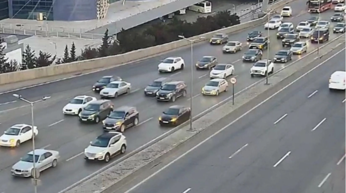 Bu yollarda tıxac var - SİYAHI 