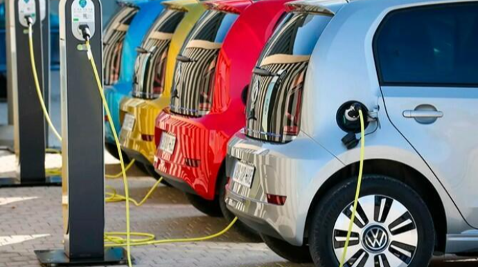 Elektrik mühərrikli avtomobillərin sayı 10 dəfədən çox artdı 