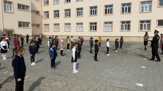 Şəki DYP "Diqqət uşaqlar!"aylığı ilə bağlı tədbirləri davam etdirir  - FOTO