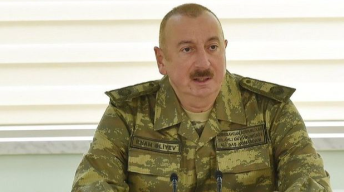 İlham Əliyev komando hərbi hissələrinin birində yaradılan şəraitlə tanış olub 