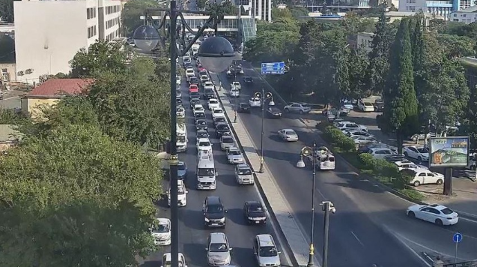 Bakının bəzi yollarında sıxlıq var - SİYAHI