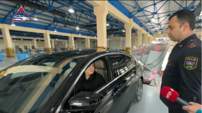 Avtomobillərini texniki baxışa gətirən xanımlar sürprizlə qarşılaşıb - VİDEO