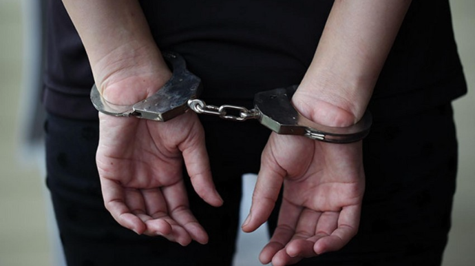 Bank kartından oğurluq edən qadın saxlanılıb 