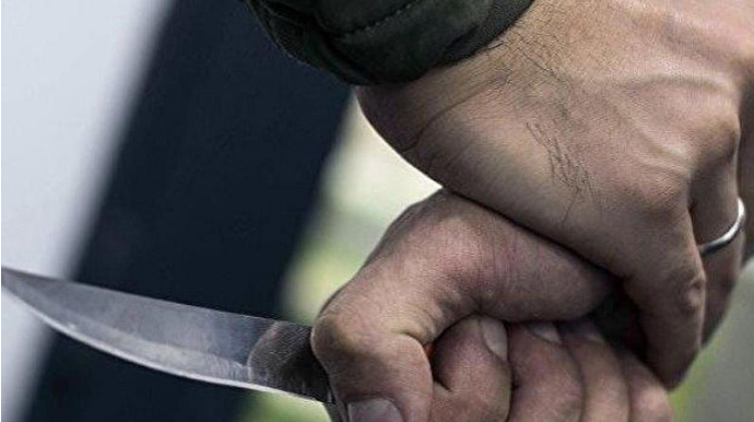 17 yaşlı iş yoldaşını qətlə yetirdi