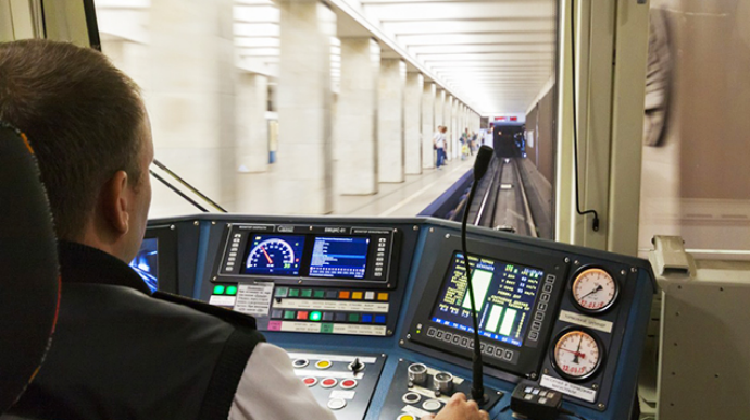 “Gündə 8 saat tuneldə, 1000 volt gərginliyin altında işləyirik” - DSMF-ni məhkəməyə verdilər   - FOTO