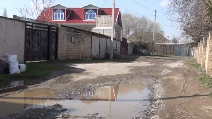 Şəhid adı verilən küçə acınacaqlı HALDA: "Baxan yoxdur" - VİDEO