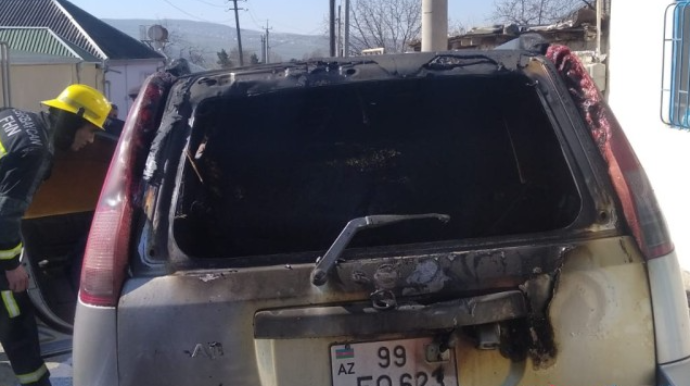 İsmayıllıda minik avtomobili yandı - FOTO 