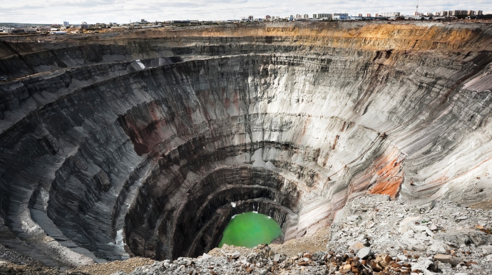 Ukrayna və Qrenlandiyanın qlobal elektromobil istehsalı üçün əhəmiyyəti nədir? 