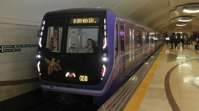 Bakı metrosunda qatarların hərəkəti ləngiyib 