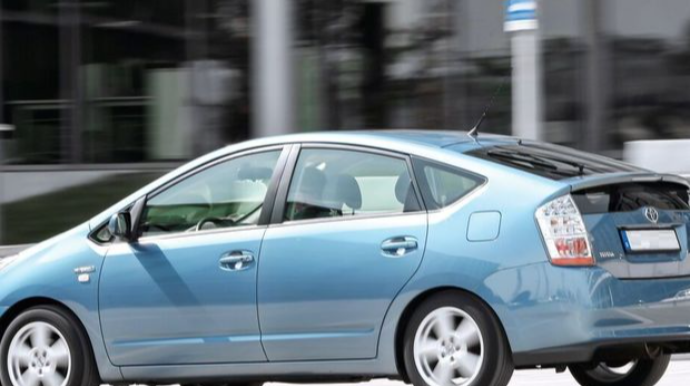 Bakıda daha bir "Prius" nömrəsini dəyişib? - VİDEO   