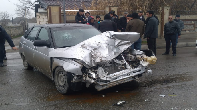 Ucarda yol qəzasında 4 nəfər yaralanıb 