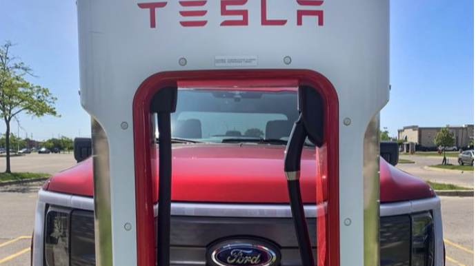 "Ford" və "Tesla" birgə fəaliyyət göstərəcək - FOTO 
