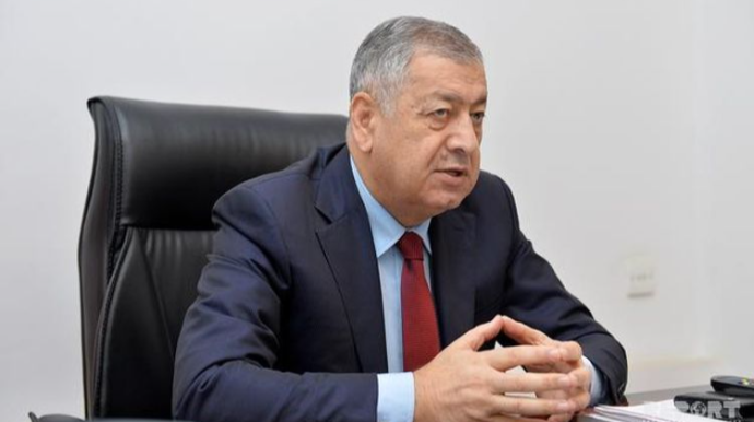 “Benzini birdən-birə 15 qəpik bahalaşdırmaq absurddur” - Vahid Əhmədov 