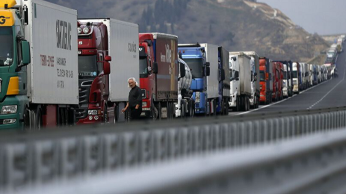 Azərbaycan-Rusiya sərhədində avtomobillərin keçid sürəti 2 dəfə artırılıb 