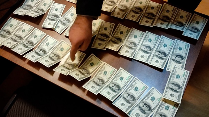 Şirvanda saxta dollar satan dəstə üzvləri saxlanılıb  - VİDEO