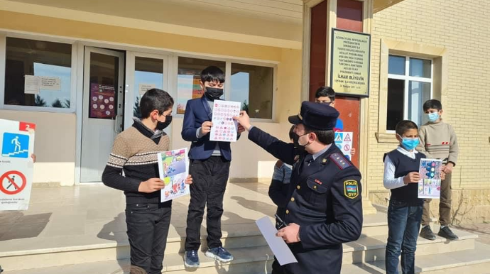 Polis əməkdaşları "Uşaqları qoruyaq" adlı maarifləndirici tədbir keçirib  - FOTO