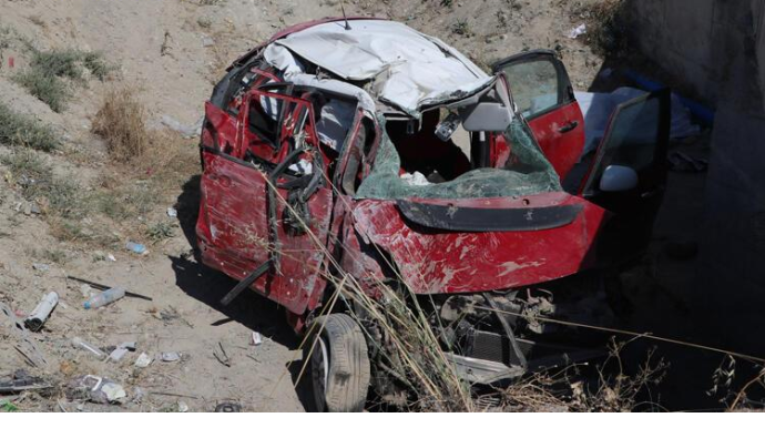 Qadının sürdüyü “Fiat” uçuruma yuvarlandı:  3 nəfər öldü, 1 yaralı - FOTO 