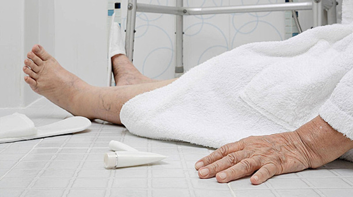 Hamamda yıxılan qadın öldü 