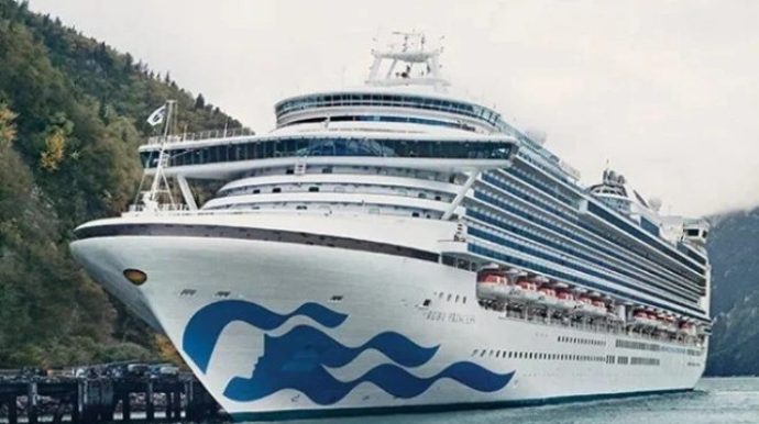 Lüks gəmidə səyahət edən 318 nəfər naməlum səbəbdən xəstələndi 