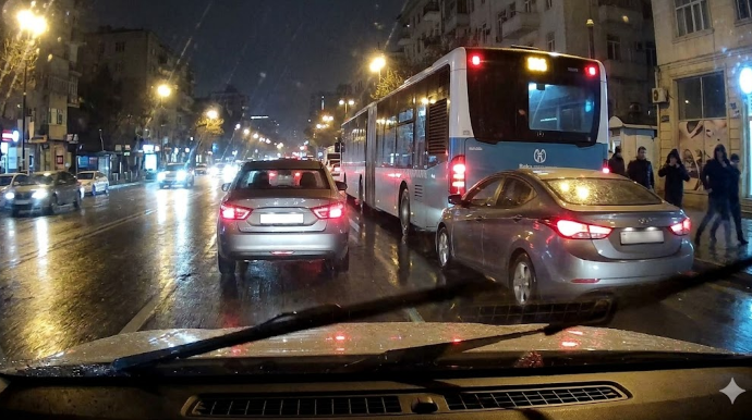  Avtobusların yanından keçərkən bunu etməyin - Mütəxəssisdən sürücülərə XƏBƏRDARLIQ – VİDEO  