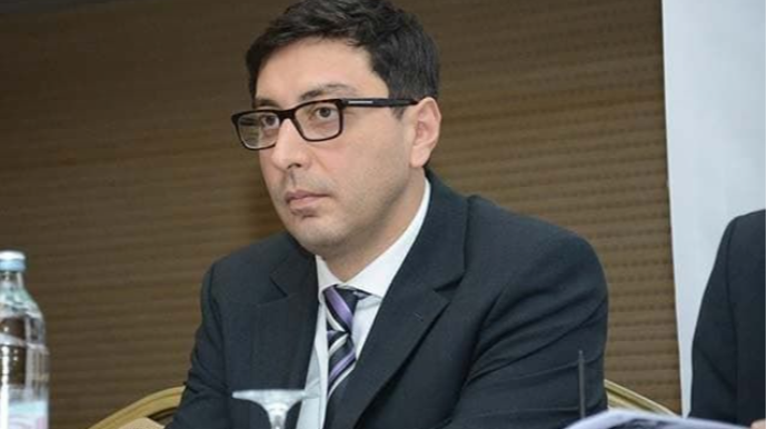 Yeni nazir ilk olaraq xanım şöbə müdirini İŞDƏN ÇIXARDI - FOTO 