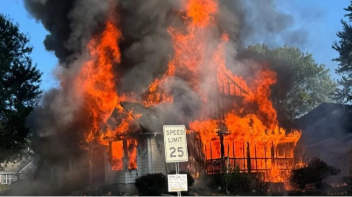 Ev yandı - 6 nəfər öldü 